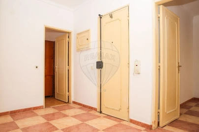 Apartamento T3 para Venda em Castanheira do Ribatejo e Cachoeiras
