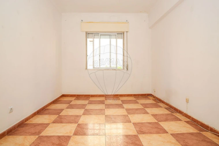 Apartamento T3 para Venda em Castanheira do Ribatejo e Cachoeiras Foto 6