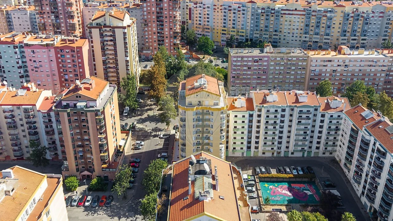 Apartamento T2 para Venda em Algueirão-Mem Martins Foto 3