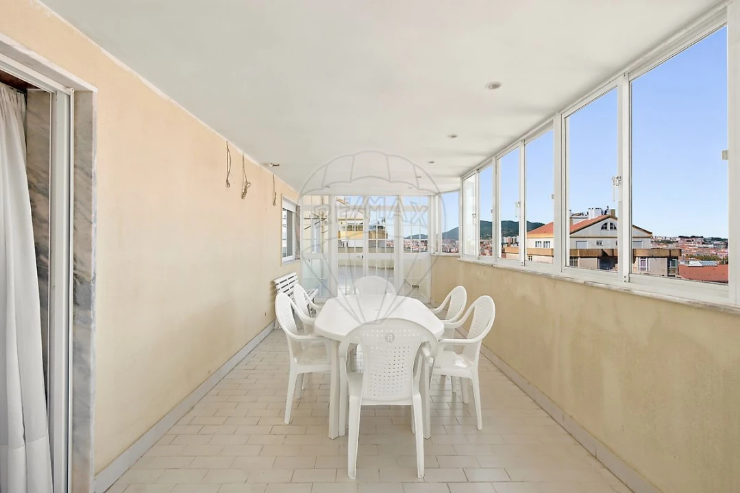 Apartamento T2 para Venda em Algueirão-Mem Martins Foto 18