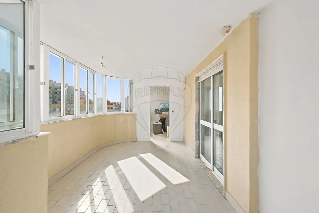 Apartamento T2 para Venda em Algueirão-Mem Martins Foto 21