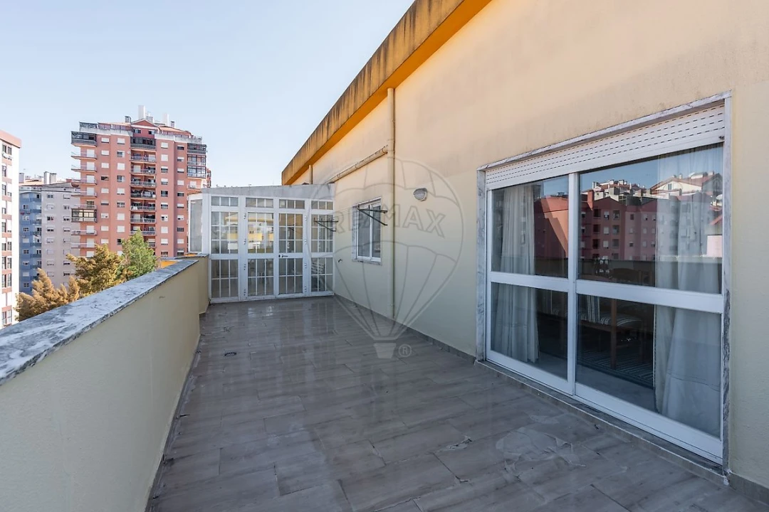 Apartamento T2 para Venda em Algueirão-Mem Martins Foto 15