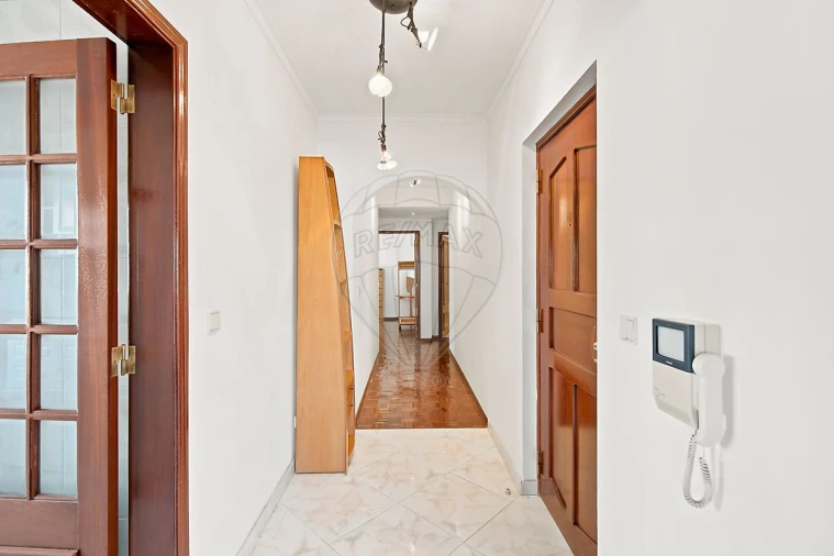 Apartamento T2 para Venda em Algueirão-Mem Martins Foto 5