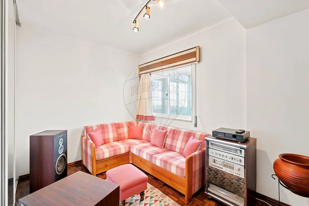 Apartamento T2 para Venda em Algueirão-Mem Martins Foto 23