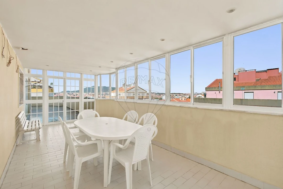 Apartamento T2 para Venda em Algueirão-Mem Martins Foto 17