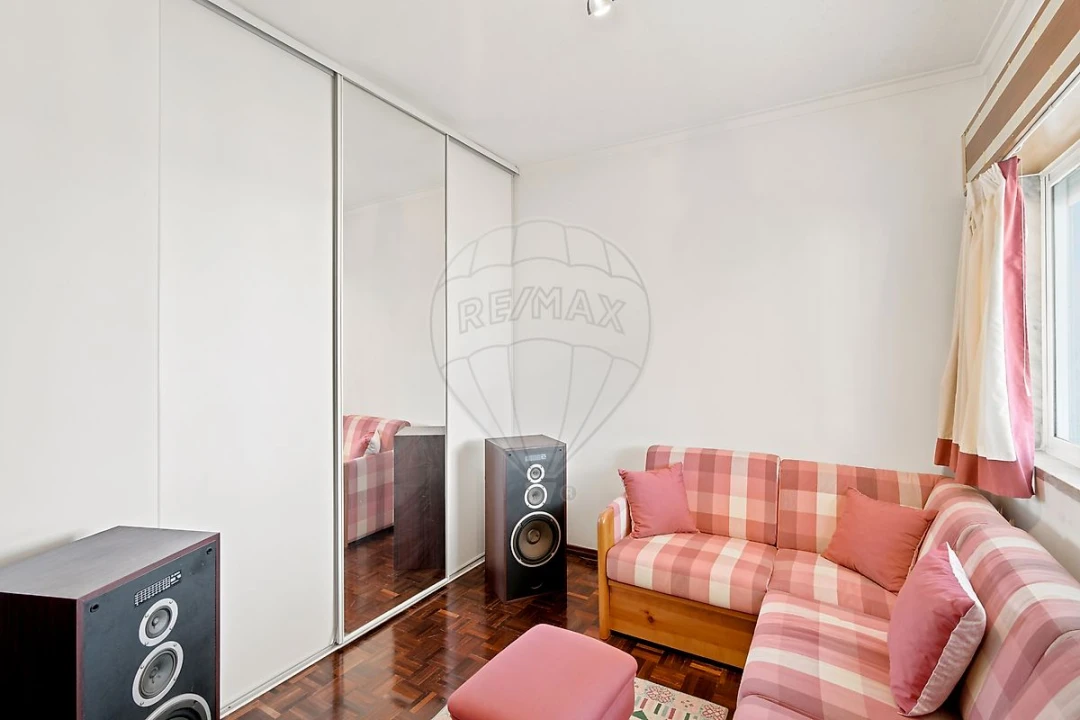 Apartamento T2 para Venda em Algueirão-Mem Martins Foto 24