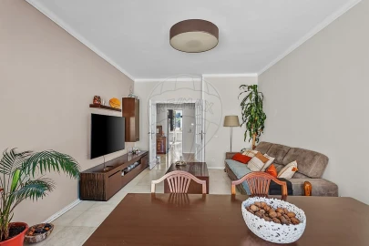 Apartamento T4 para Venda em Algés, Linda-A-Velha e Cruz Quebrada-Dafundo