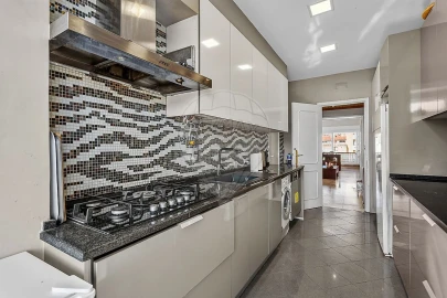Apartamento T4 para Venda em Algés, Linda-A-Velha e Cruz Quebrada-Dafundo