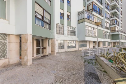 Apartamento T4 para Venda em Algés, Linda-A-Velha e Cruz Quebrada-Dafundo