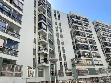 Apartamento T4 para Venda em Algés, Linda-A-Velha e Cruz Quebrada-Dafundo