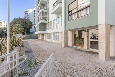 Apartamento T4 para Venda em Algés, Linda-A-Velha e Cruz Quebrada-Dafundo