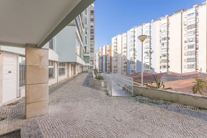 Apartamento T4 para Venda em Algés, Linda-A-Velha e Cruz Quebrada-Dafundo