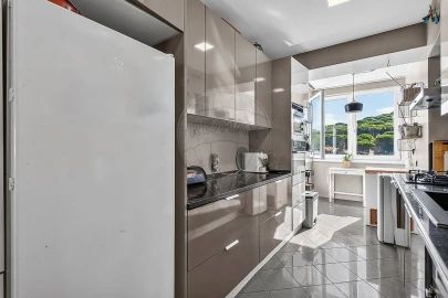 Apartamento T4 para Venda em Algés, Linda-A-Velha e Cruz Quebrada-Dafundo