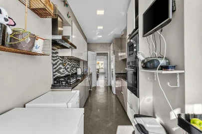 Apartamento T4 para Venda em Algés, Linda-A-Velha e Cruz Quebrada-Dafundo
