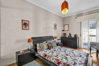 Apartamento T4 para Venda em Algés, Linda-A-Velha e Cruz Quebrada-Dafundo