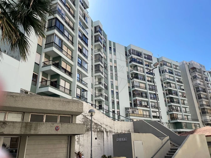 Apartamento T4 para Venda em Algés, Linda-A-Velha e Cruz Quebrada-Dafundo Foto 2