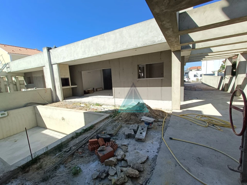 Moradia T4 para Venda em Fernao Ferro Foto 2