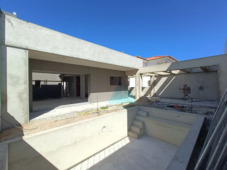 Moradia T4 para Venda em Fernao Ferro Foto 4