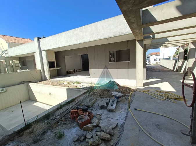 Moradia T4 para Venda em Fernao Ferro Foto 2