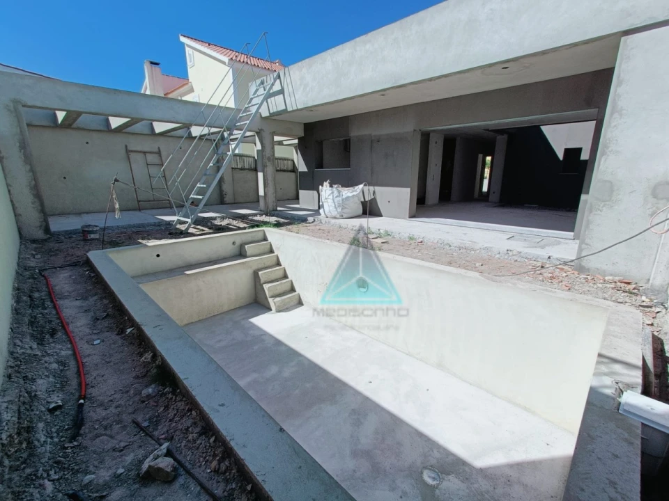 Moradia T4 para Venda em Fernao Ferro Foto 3