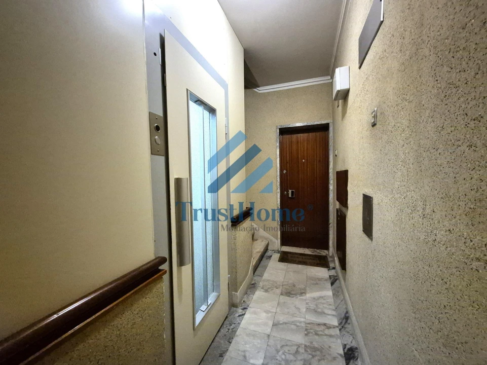 Apartamento T3 para Venda em Almada, Cova da Piedade, Pragal e Cacilhas Foto 33