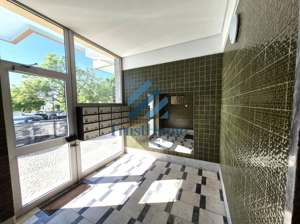 Apartamento T3 para Venda em Almada, Cova da Piedade, Pragal e Cacilhas Foto 34