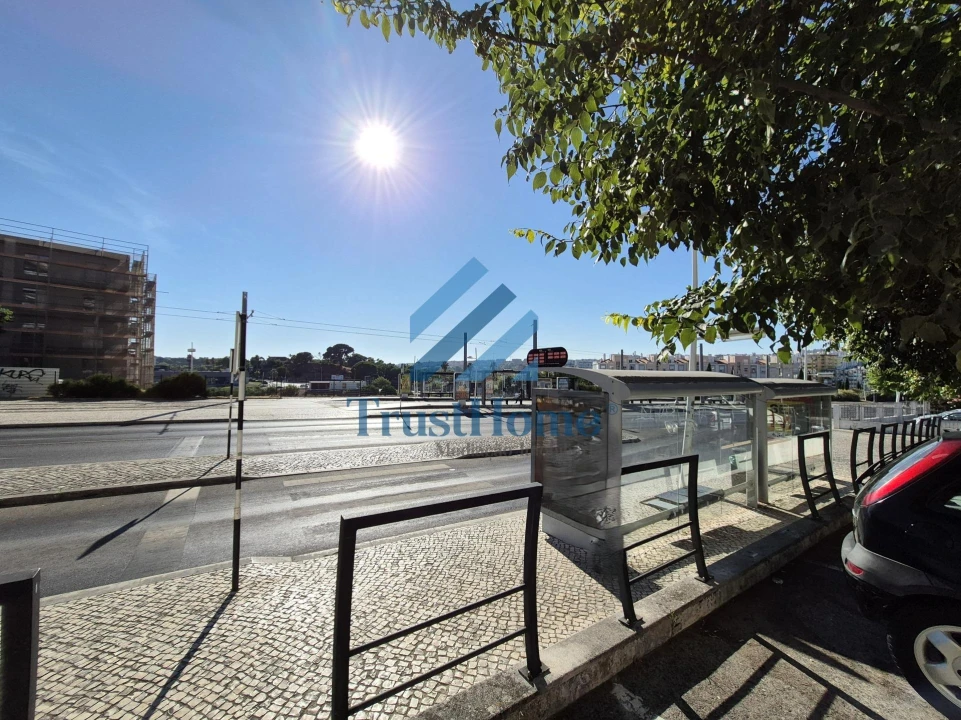 Apartamento T3 para Venda em Almada, Cova da Piedade, Pragal e Cacilhas Foto 40