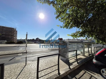 Apartamento T3 para Venda em Almada, Cova da Piedade, Pragal e Cacilhas
