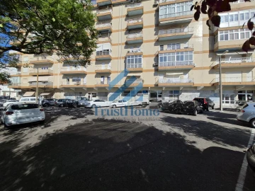 Apartamento T3 para Venda em Almada, Cova da Piedade, Pragal e Cacilhas