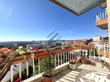Apartamento T3 para Venda em Almada, Cova da Piedade, Pragal e Cacilhas