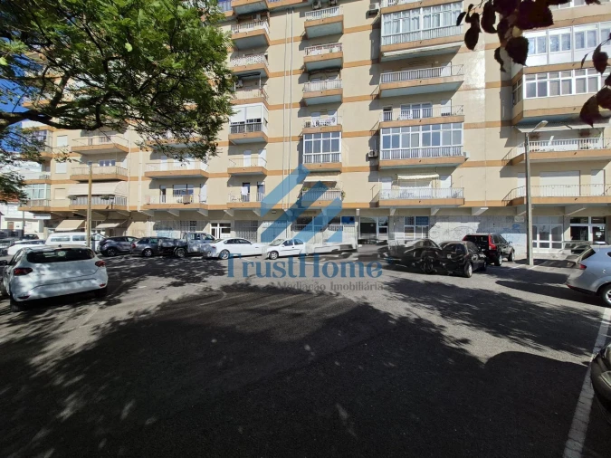 Apartamento T3 para Venda em Almada, Cova da Piedade, Pragal e Cacilhas Foto 45
