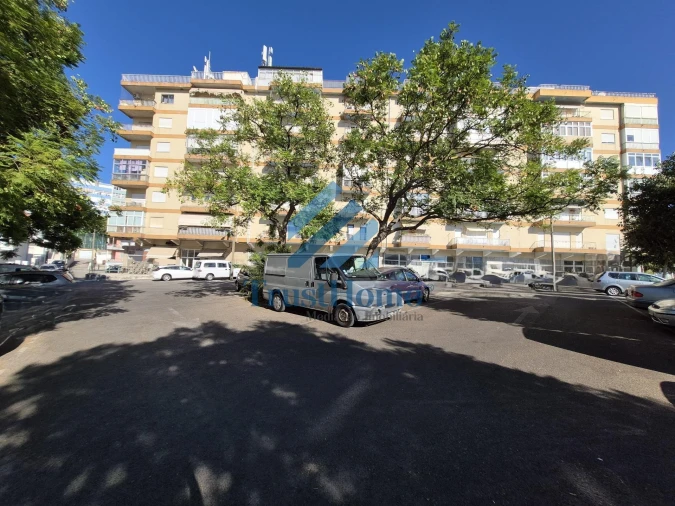 Apartamento T3 para Venda em Almada, Cova da Piedade, Pragal e Cacilhas Foto 48
