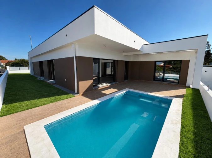 Moradia T4 para Venda em Fernao Ferro Foto 25