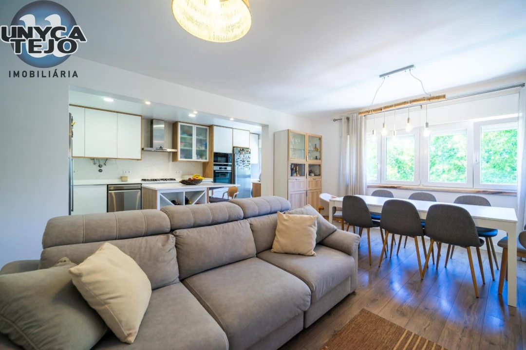 Apartamento T3 para Venda em Carnaxide e Queijas Foto 8