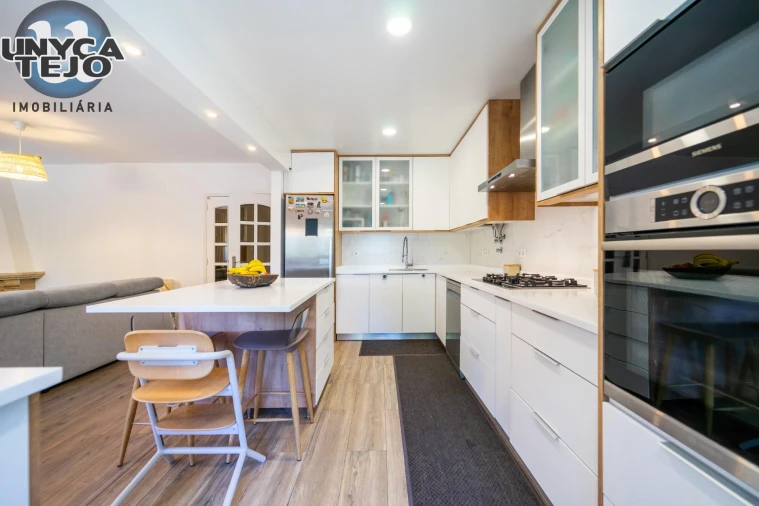 Apartamento T3 para Venda em Carnaxide e Queijas Foto 7