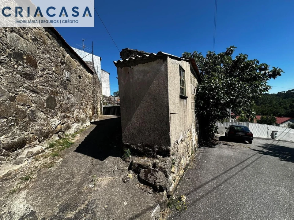 Moradia T3 para Venda em Mundão Foto 6