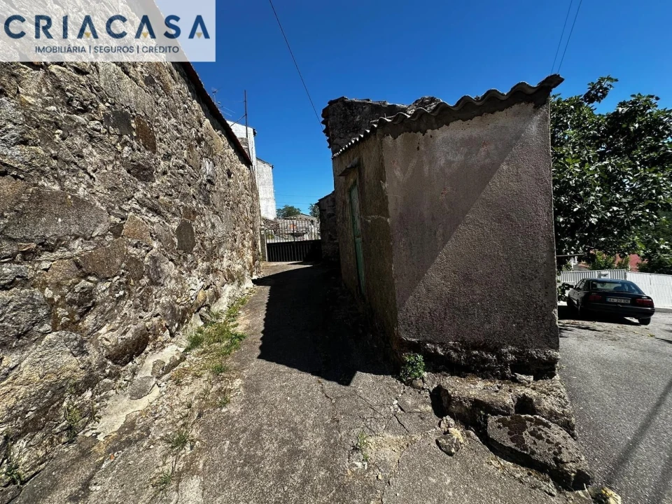 Moradia T3 para Venda em Mundão Foto 7