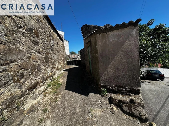 Moradia T3 para Venda em Mundão Foto 7