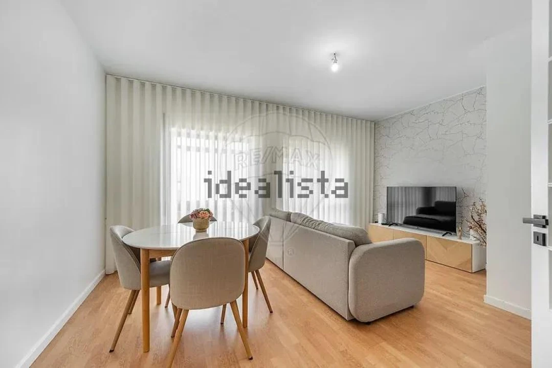 Apartamento T2 para Venda em Arcozelo Foto 2
