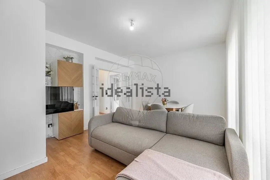 Apartamento T2 para Venda em Arcozelo Foto 3