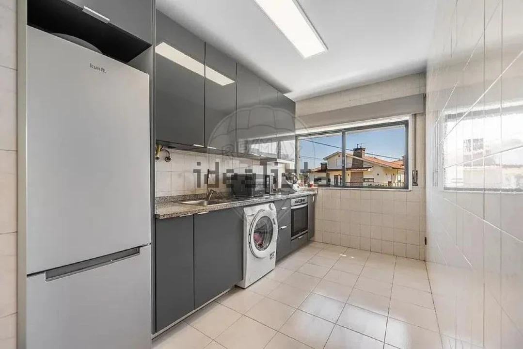 Apartamento T2 para Venda em Arcozelo Foto 5