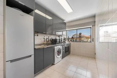 Apartamento T2 para Venda em Arcozelo