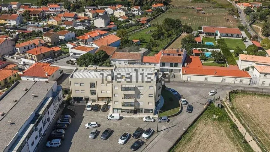 Apartamento T2 para Venda em Arcozelo Foto 15