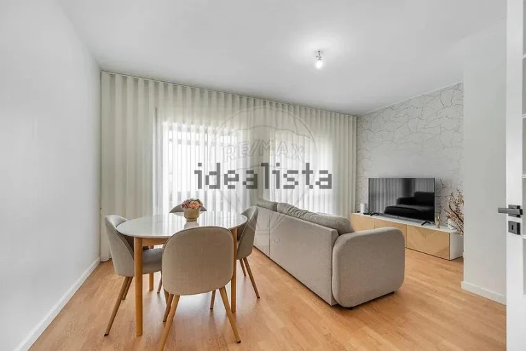 Apartamento T2 para Venda em Arcozelo Foto 2