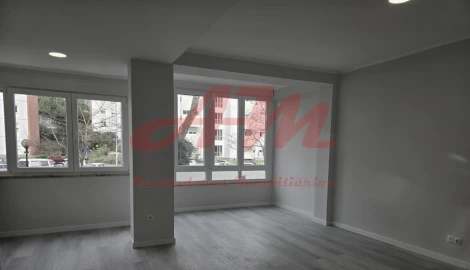 Apartamento T2 para Venda em Oeiras e São Julião da Barra, Paço de Arcos e Caxias