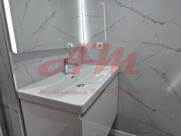 Apartamento T2 para Venda em Oeiras e São Julião da Barra, Paço de Arcos e Caxias