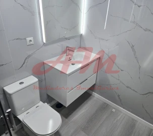 Apartamento T2 para Venda em Oeiras e São Julião da Barra, Paço de Arcos e Caxias