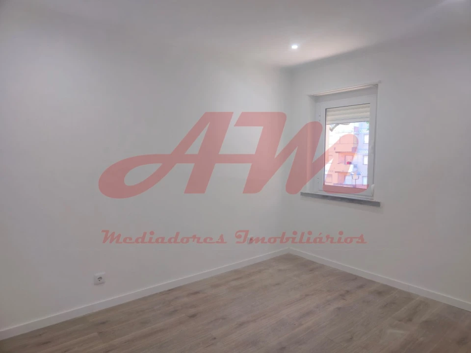 Apartamento T3 para Venda em Venteira Foto 21