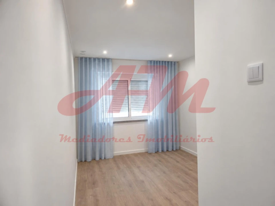 Apartamento T3 para Venda em Venteira Foto 11