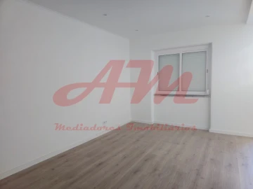 Apartamento T3 para Venda em Venteira